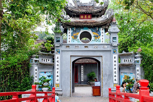 Ngoc Son Temple