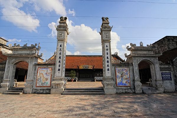 Bat Trang communal house