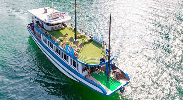 Halong Bay Deluxe 1 Day Trip ( Shuttle Bus + Set Menu )