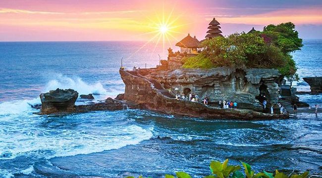 Bali Bedugul and Tanah Lot Tour